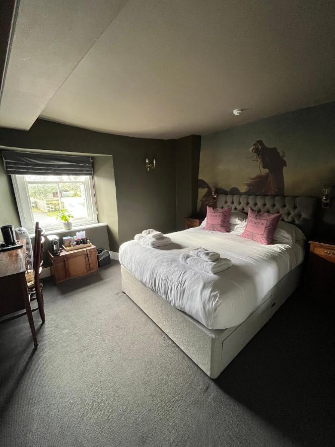 The Kings Arms Hotel Didmarton Ngoại thất bức ảnh