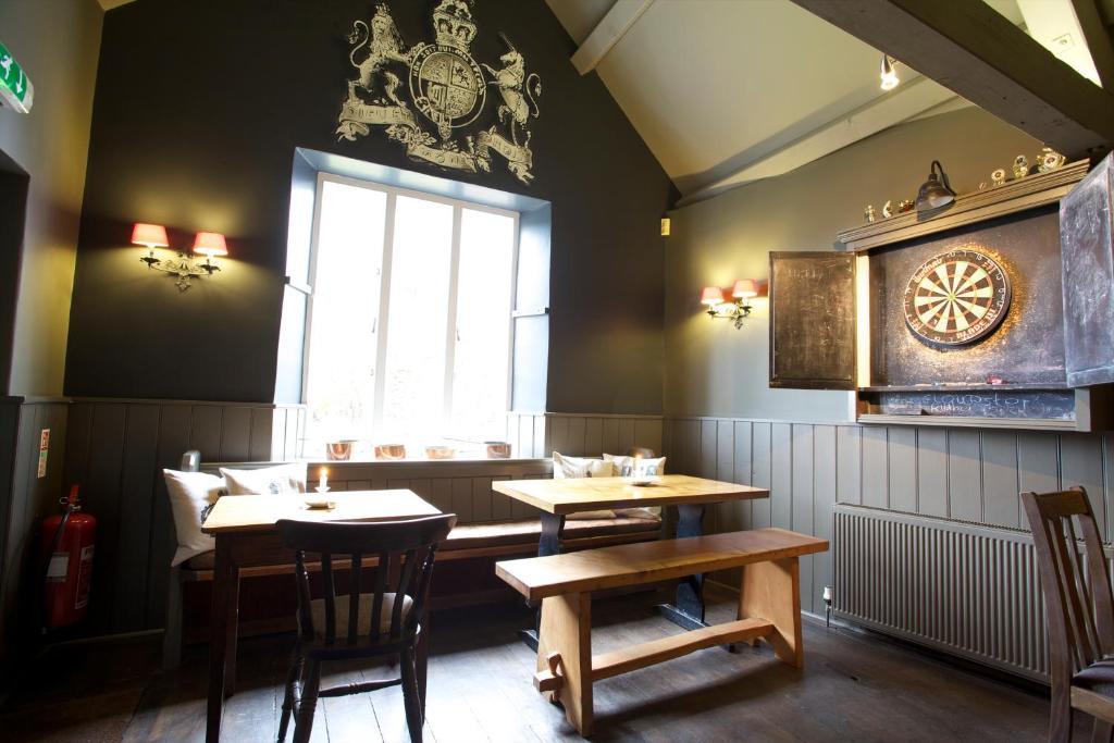 The Kings Arms Hotel Didmarton Ngoại thất bức ảnh