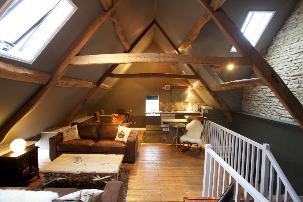 The Kings Arms Hotel Didmarton Phòng bức ảnh