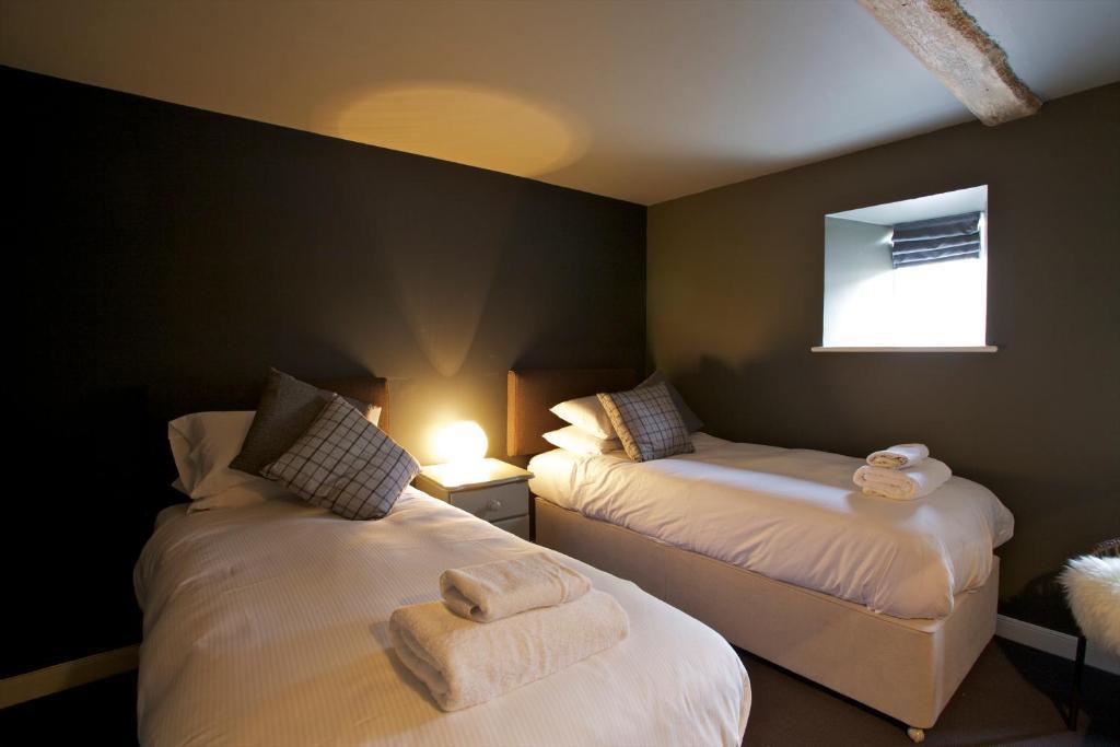 The Kings Arms Hotel Didmarton Phòng bức ảnh