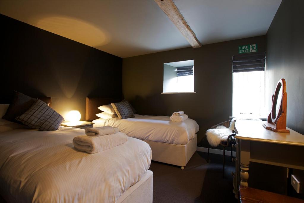 The Kings Arms Hotel Didmarton Phòng bức ảnh