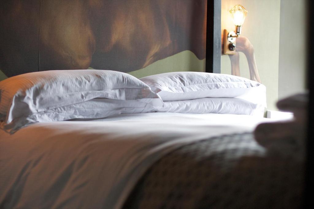 The Kings Arms Hotel Didmarton Ngoại thất bức ảnh